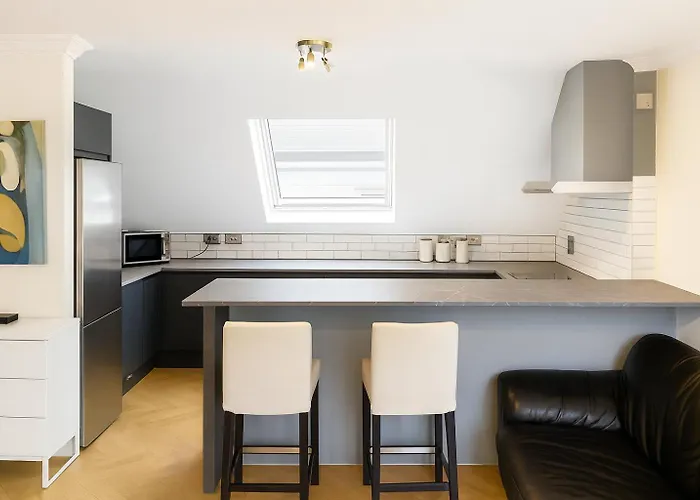 3 Bed Temple Bar, Center *